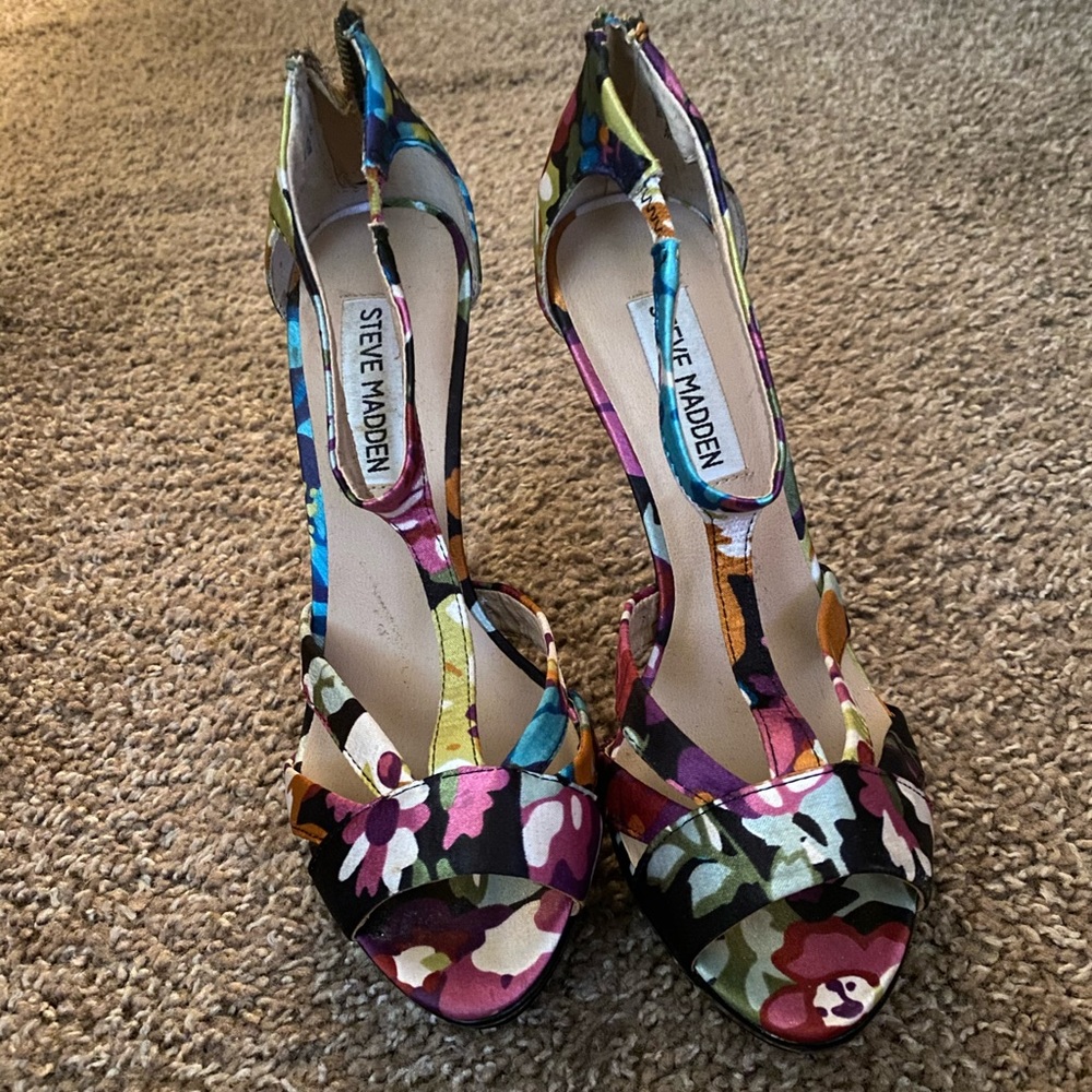 Steve Madden t strap heels